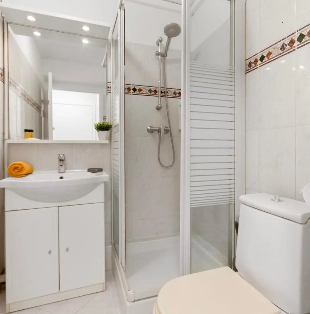 Le Seaside - Beach - Tram - Airport - Ac Nice Apartment