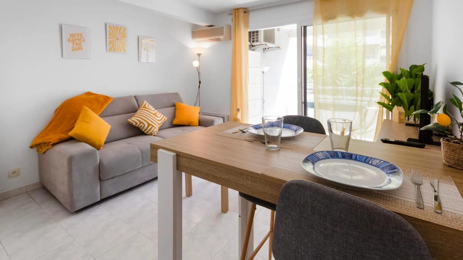 Le Seaside - Beach - Tram - Airport - Ac Nice Apartment